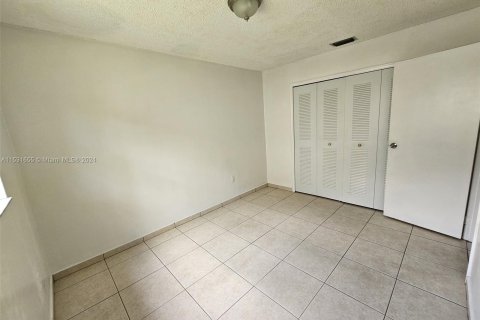 Casa en venta en Sunrise, Florida, 5 dormitorios, 124.49 m2 № 1393475 - foto 20