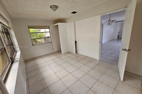 Casa en venta en Sunrise, Florida, 5 dormitorios, 124.49 m2 № 1393475 - foto 15