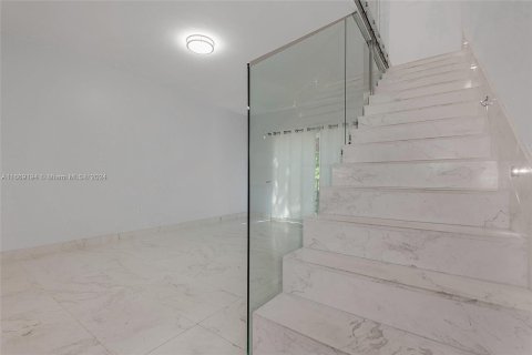 Adosado en venta en Miami, Florida, 2 dormitorios, 111.48 m2 № 1393507 - foto 18