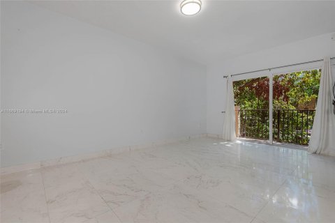 Townhouse in Miami, Florida 2 bedrooms, 111.48 sq.m. № 1393507 - photo 10