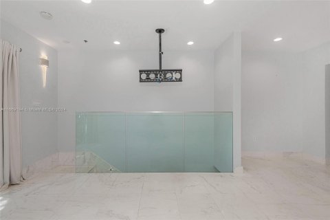 Adosado en venta en Miami, Florida, 2 dormitorios, 111.48 m2 № 1393507 - foto 24