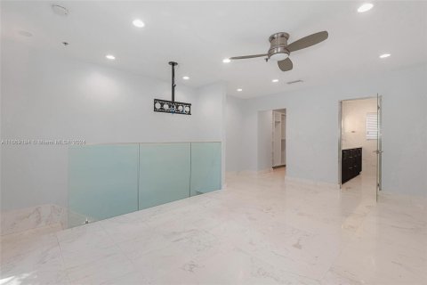 Townhouse in Miami, Florida 2 bedrooms, 111.48 sq.m. № 1393507 - photo 20