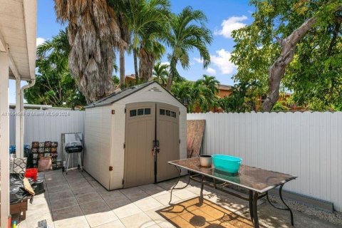 Casa en venta en Hialeah, Florida, 2 dormitorios, 113.71 m2 № 1362259 - foto 4