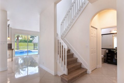 House in Pembroke Pines, Florida 5 bedrooms, 293.2 sq.m. № 1330157 - photo 4