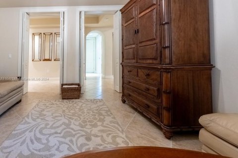 Condo in Naples, Florida, 4 bedrooms  № 1330204 - photo 29