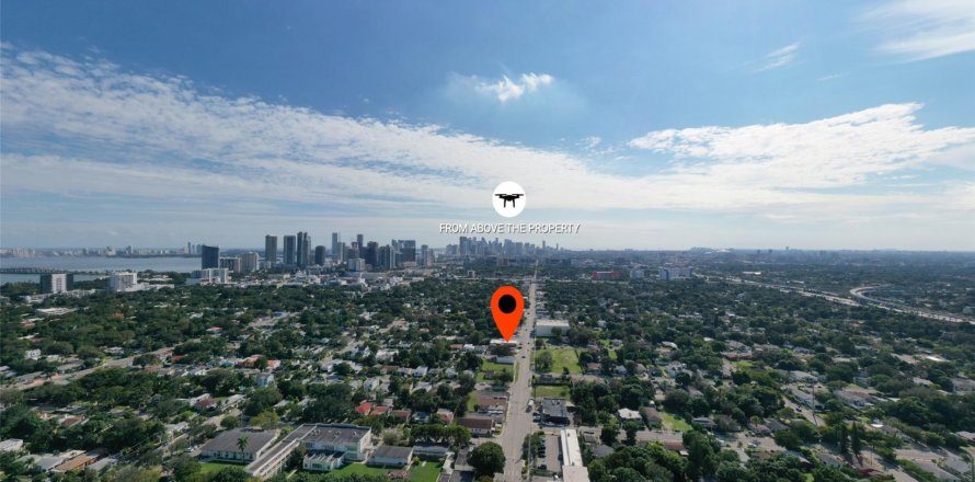 Commercial property in Miami, Florida № 878764