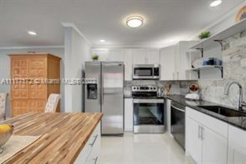 Condominio en venta en Delray Beach, Florida, 1 dormitorio, 67.45 m2 № 8519 - foto 13
