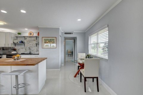 Condominio en venta en Delray Beach, Florida, 1 dormitorio, 67.45 m2 № 8519 - foto 5