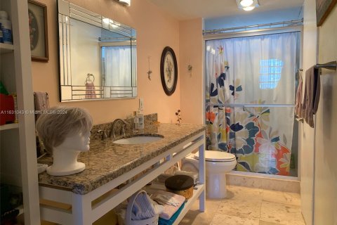 Condo in Aventura, Florida, 2 bedrooms  № 1291676 - photo 18