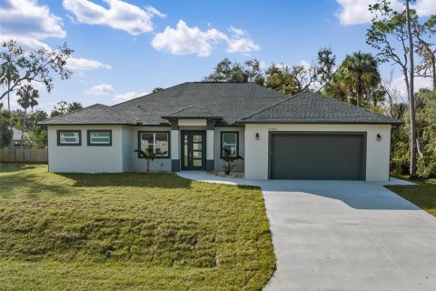 Villa ou maison à vendre à Port Charlotte, Floride: 3 chambres, 218.97 m2 № 939453 - photo 1