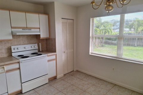 Casa en venta en Palm Springs, Florida, 5 dormitorios, 192.49 m2 № 848045 - foto 14