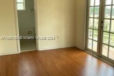 Condo in Coral Gables, Florida, 2 bedrooms  № 1280746 - photo 2