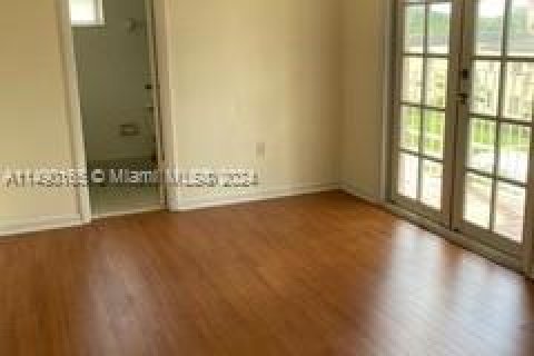 Condo in Coral Gables, Florida, 2 bedrooms  № 1280746 - photo 7