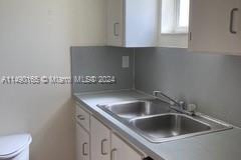 Condo in Coral Gables, Florida, 2 bedrooms  № 1280746 - photo 19