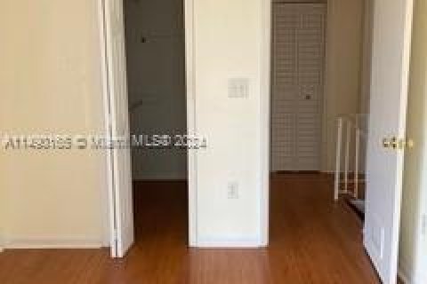 Condo in Coral Gables, Florida, 2 bedrooms  № 1280746 - photo 4