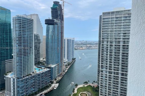 Condominio en venta en Miami, Florida, 1 dormitorio, 74.6 m2 № 652313 - foto 20