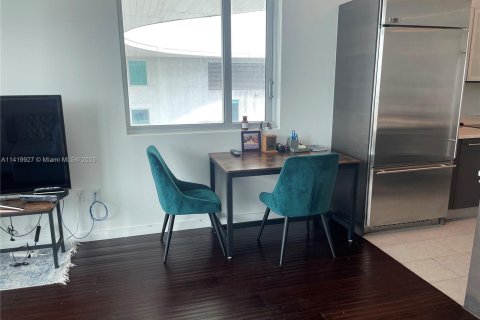 Condo in Miami, Florida, 1 bedroom  № 652313 - photo 23