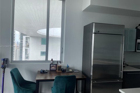 Condominio en venta en Miami, Florida, 1 dormitorio, 74.6 m2 № 652313 - foto 17