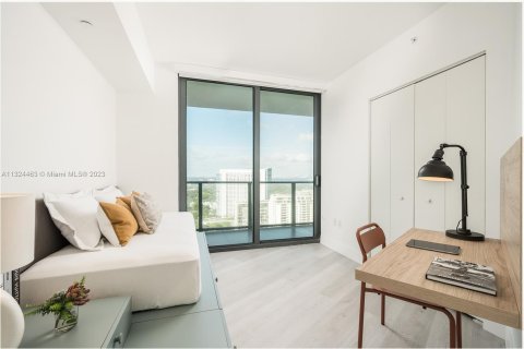 Condominio en alquiler en Miami, Florida, 3 dormitorios, 103.12 m2 № 205290 - foto 29