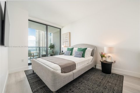 Condo in Miami, Florida, 3 bedrooms  № 205290 - photo 15