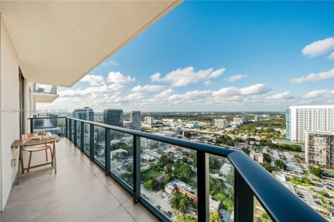 Condominio en alquiler en Miami, Florida, 3 dormitorios, 103.12 m2 № 205290 - foto 18