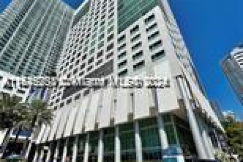 Commercial property in Miami, Florida № 1328160 - photo 1