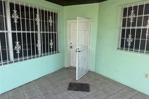 Propiedad comercial en venta en Miami, Florida, 217.95 m2 № 1328161 - foto 2