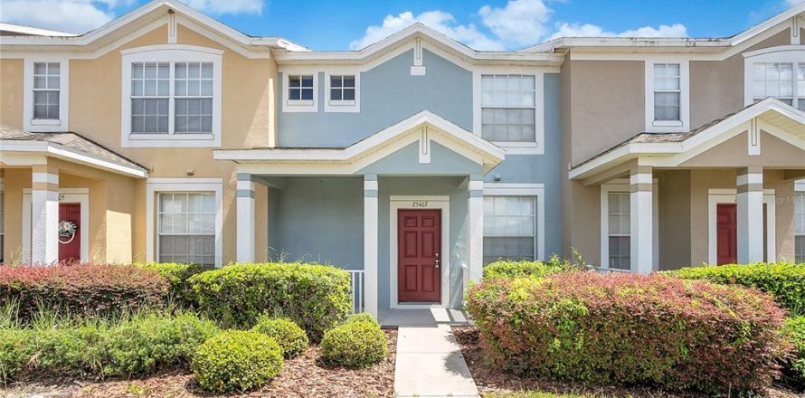 Townhouse in Land O' Lakes, Florida 2 bedrooms, 111.02 sq.m. № 1318440