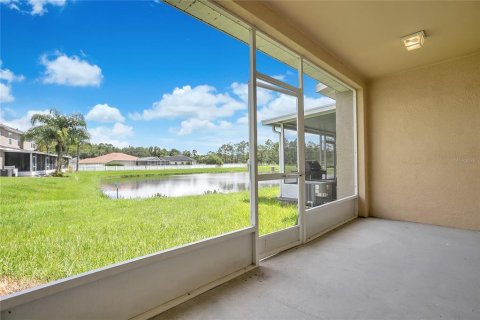 Adosado en venta en Land O' Lakes, Florida, 2 dormitorios, 111.02 m2 № 1318440 - foto 3