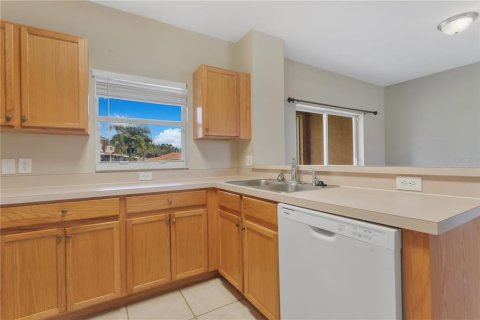 Townhouse in Land O' Lakes, Florida 2 bedrooms, 111.02 sq.m. № 1318440 - photo 23