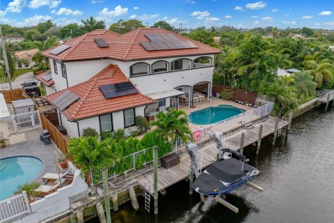 House in Fort Lauderdale, Florida 6 bedrooms, 326.55 sq.m. № 1405974 - photo 24