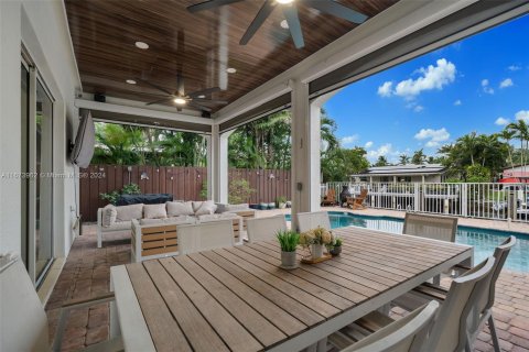 House in Fort Lauderdale, Florida 6 bedrooms, 326.55 sq.m. № 1405974 - photo 20