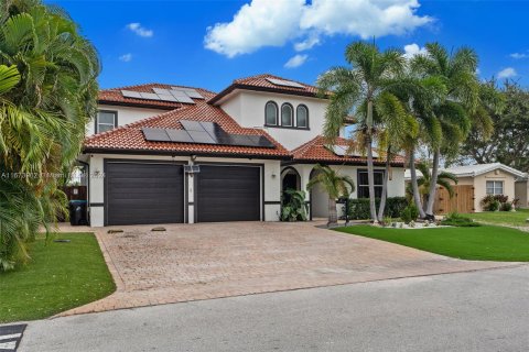 House in Fort Lauderdale, Florida 6 bedrooms, 326.55 sq.m. № 1405974 - photo 2