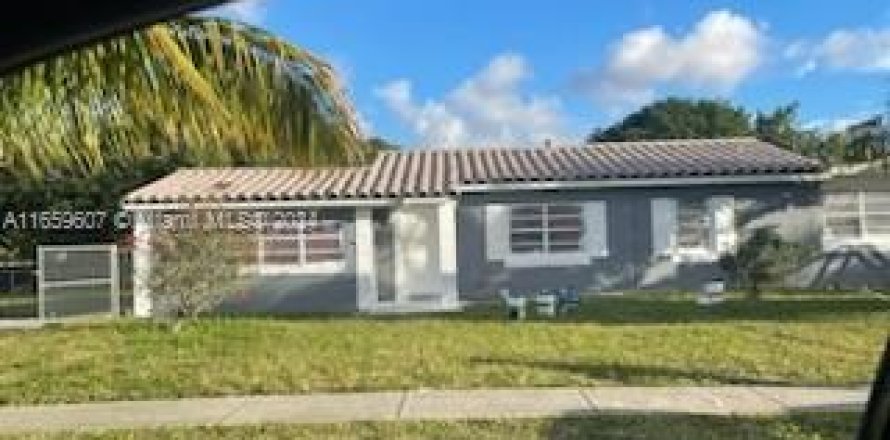 House in Fort Lauderdale, Florida 3 bedrooms, 201.78 sq.m. № 1366970