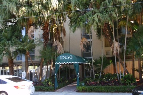 Condominio en alquiler en North Miami, Florida, 1 dormitorio, 67.17 m2 № 1366974 - foto 14