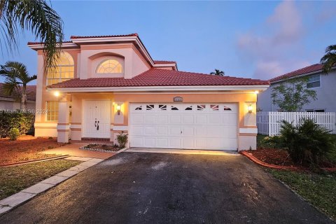 Casa en venta en Sunrise, Florida, 4 dormitorios, 212.19 m2 № 1366968 - foto 1