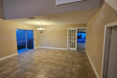 Casa en venta en Sunrise, Florida, 4 dormitorios, 212.19 m2 № 1366968 - foto 6