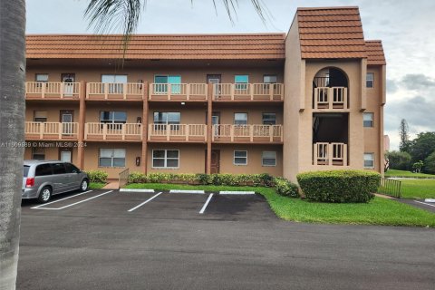 Copropriété à vendre à Sunrise, Floride: 2 chambres, 78.97 m2 № 935051 - photo 1