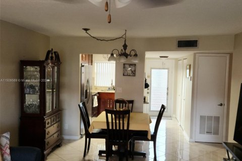 Copropriété à vendre à Sunrise, Floride: 2 chambres, 78.97 m2 № 935051 - photo 28