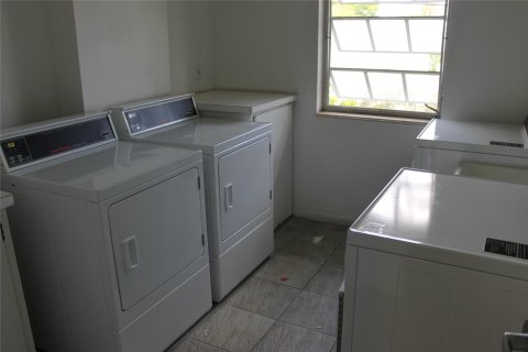 Copropriété à vendre à Fort Lauderdale, Floride: 2 chambres, 102.19 m2 № 1103532 - photo 2