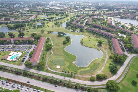 Condo in Pembroke Pines, Florida, 2 bedrooms  № 1182062 - photo 2