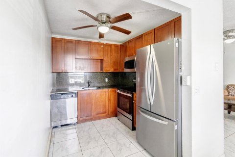 Copropriété à vendre à Pembroke Pines, Floride: 2 chambres, 88.54 m2 № 1182062 - photo 22