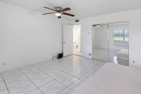 Copropriété à vendre à Pembroke Pines, Floride: 2 chambres, 88.54 m2 № 1182062 - photo 16