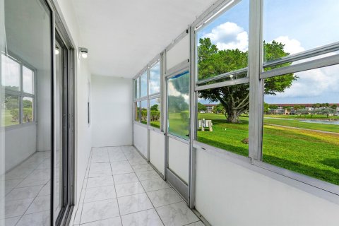 Copropriété à vendre à Pembroke Pines, Floride: 2 chambres, 88.54 m2 № 1182062 - photo 14