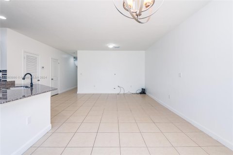 Townhouse in Miami, Florida 3 bedrooms, 155.24 sq.m. № 1367372 - photo 9