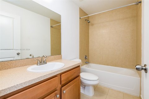 Townhouse in Miami, Florida 3 bedrooms, 155.24 sq.m. № 1367372 - photo 24