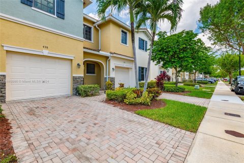 Touwnhouse à louer à Miami, Floride: 3 chambres, 155.24 m2 № 1367372 - photo 3