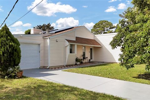 House in PORT ST LUCIE in Port St. Lucie, Florida 3 bedrooms, 129.32 sq.m. № 1410183 - photo 29