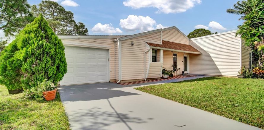 House in PORT ST LUCIE in Port St. Lucie, Florida 3 bedrooms, 129.32 sq.m. № 1410183