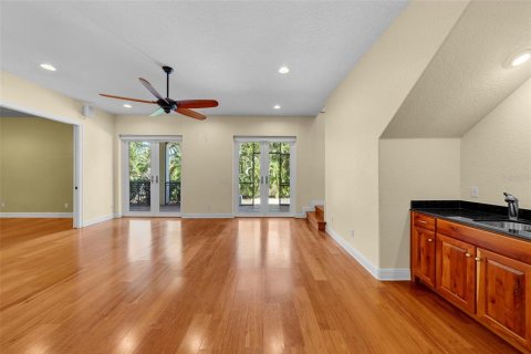 Casa en venta en Tampa, Florida, 6 dormitorios, 518.02 m2 № 1410114 - foto 11